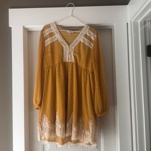 Umgee Size Large long sleeve Swiss dot dress